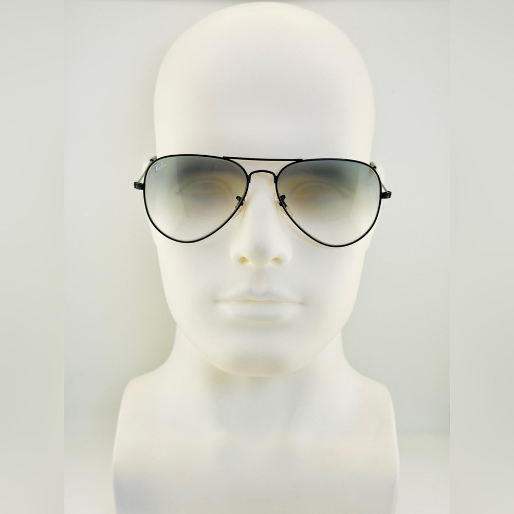 Ray-Ban Aviator Gradient Sunglasses RB3025 Black Frame Light Gray Lenses UNISEX! - Picture 2 of 15